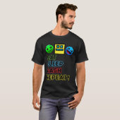 Eat Sleep Dash Repeat ゲーム ジオメトリー ビデオ ゲーム Tシャツ (正面フル)
