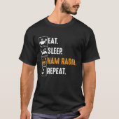 Eat Sleep Ham Radio Repeat Tシャツ (正面)