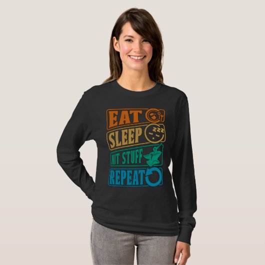 Eat Sleep Hit Stuff Repeat Retro Blacksmith Anvil  Tシャツ (正面フル)
