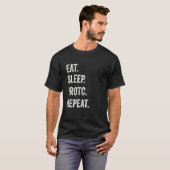Eat Sleep JROTC Repeat Funny Junior ROTC US Distre Tシャツ (正面フル)