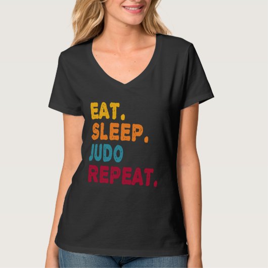 Eat Sleep Judo Repeat Boys Men Women Sports Playe Tシャツ (正面)
