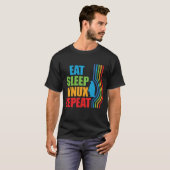 Eat Sleep Linux Repeat Retro Penguin Nerd Geek Tシャツ (正面フル)