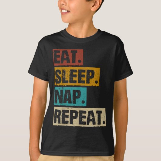 Eat Sleep Nap Repeat - レトロ ヴィンテージ 昼寝 Tシャツ (正面)