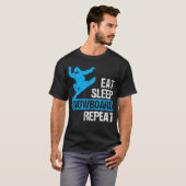 Eat Sleep Snowboard Repeat Funny Winter Tシャツ (正面フル)