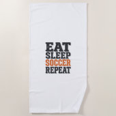 Eat Sleep Soccer Repeat ビンテージ風Tシャツ_1 ビーチタオル (正面)