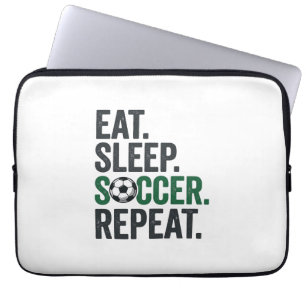 Eat Sleep Soccer Repeat ヴィンテージTシャツデザイン_1 ラップトップスリーブ