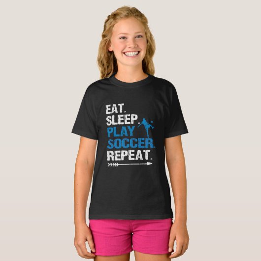 Eat Sleep Soccer Repeat Slogan Funny Grunge Tシャツ (正面フル)