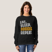 Eat Sleep Soccer Repeat   Soccer Player Retro Vint スウェットシャツ (正面フル)