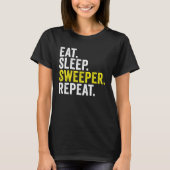 Eat Sleep Sweeper Repeat Cricket Tシャツ (正面)