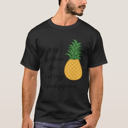 Eating Pineapples Cute Fruit  Tropical Fruits Tシャツ (正面)