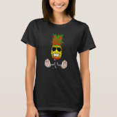 Eating pineapples is powerful giving energy tシャツ (正面)