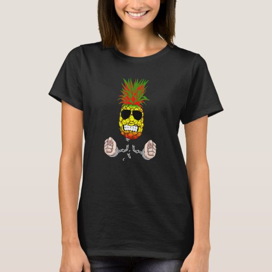 Eating pineapples is powerful giving energy tシャツ (正面)