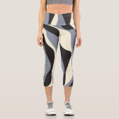 Ebb and Flow 4 in Black, Gray, and Cream カプリレギンス (正面)