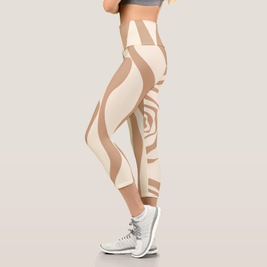 Ebb and Flow 4 in Tan and Cream カプリレギンス (左)