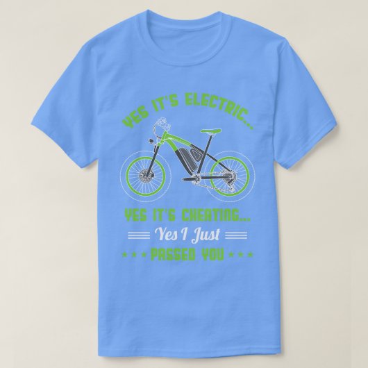EBikeおもしろいことわざギフト電気バイクもしくは自転車に乗る人 Tシャツ (デザイン正面)
