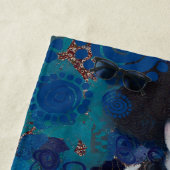 Echoes of Silence: A Violin’s Song of Healing ビーチタオル (インサイチュ)