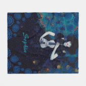 Echoes of Silence: A Violin’s Song of Healing フリースブランケット (正面(横))