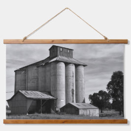 Echoes of the Harvest 吊り下げ型タペストリー