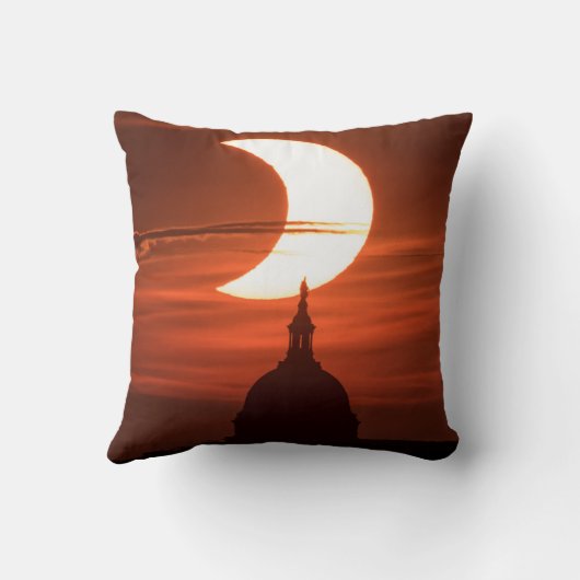 Eclipse 太陽の 2021 クッション (裏面)