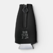 Eclipse 太陽の 2024は居心地が良い ボトルクーラー (裏面)