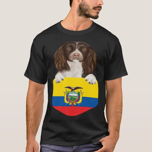 Ecuador Flag English Springer Spaniel Dog In Pocke Tシャツ (正面)
