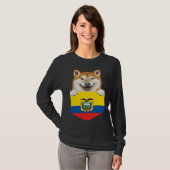 Ecuador Flag Shiba Inu Dog In Pocket Tシャツ (正面フル)