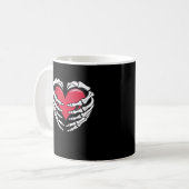 Edハートの骨格の手のクラシック コーヒーマグカップ (正面左)