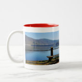 Edersee Staumauer von der Wasserseite ツートーンマグカップ (左)