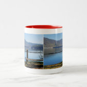 Edersee Staumauer von der Wasserseite ツートーンマグカップ (中央)