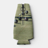 Edge of Victory：ローンボウルでの接戦 ボトルクーラー (裏面)