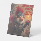 Edgy Punk Rock Gnome Birthday Greeting 台座サイン (正面)
