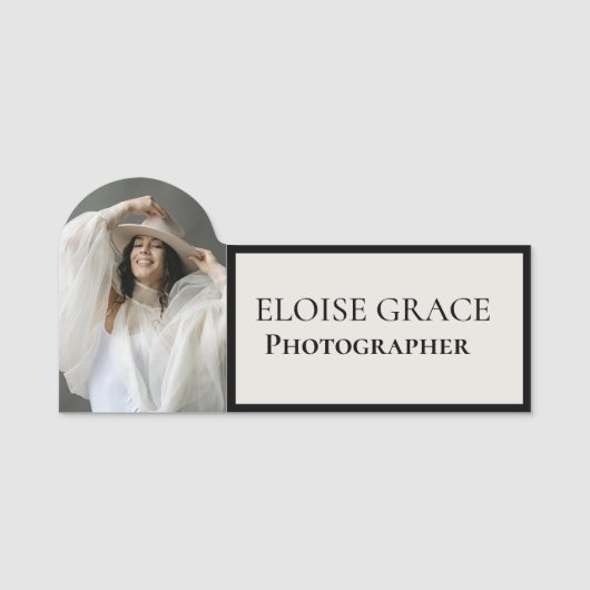 Editorial Photo Black Logo Photographer 名札 (正面)