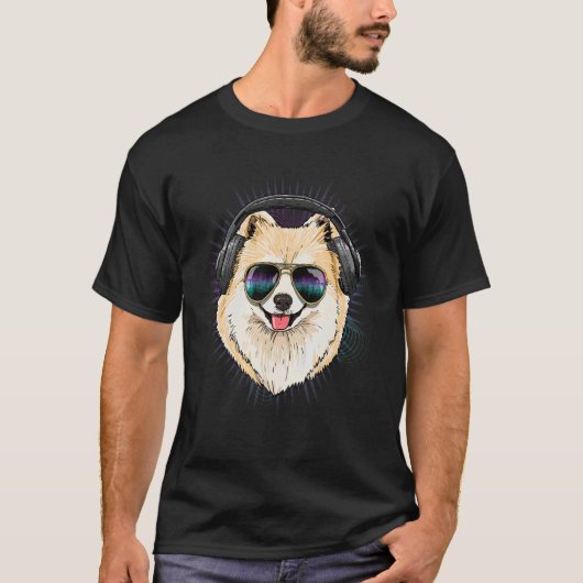 EDM House Music DJ Pomeranian Dog Music  Music Art Tシャツ (正面)