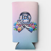 EDS戦士 | Ehlers-Danlos Syndrome Tシャツ スリム缶クーラー (正面)