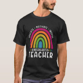 Educate Motivate Inspire Kindergarten Teacher Rain Tシャツ (正面)