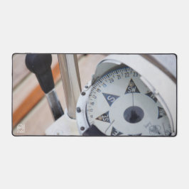 Een kompas om koers uit te zetten voor avontuur. デスクマット