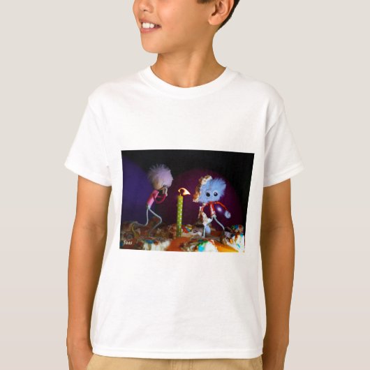 Een wens doen bij het uitblazen van het kaarsje.. tシャツ (正面)