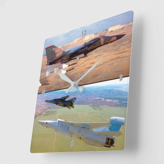 EF-111 RAVENおよびF-111 AARDVARK スクエア壁時計 (傾斜)