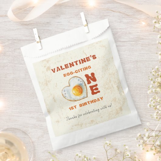 EGG-CITING BBQ BABY BIRTHDAY フェイバーバッグ (クリップ留めされた状態)