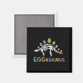 Eggasaurusイースターステゴサウルス恐竜の少年たちT マグネット (正面/裏面)