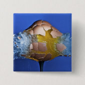 Eggceptional 缶バッジ (正面)