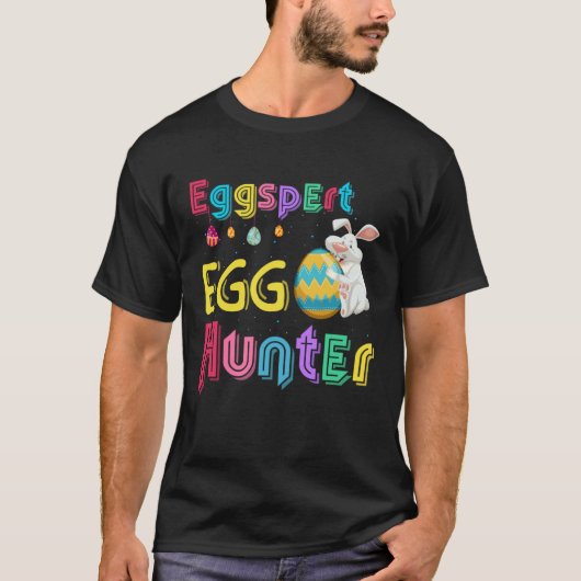 Eggspert Egg Hunter Cool Easter Bunny Hunting Eggs Tシャツ (正面)