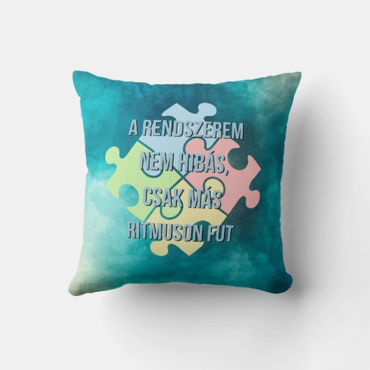 Egyedinek születtem – kedves zsiráfos design クッション (裏面)