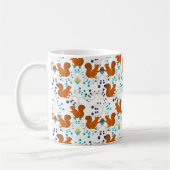 Eichhörnchen mit Eicheln Beeren Muster コーヒーマグカップ (左)
