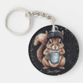 Eichhörnchen mit Tasse und Schnee „Stay Warm“ キーホルダー (正面)
