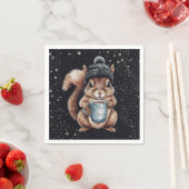 Eichhörnchen mit Tasse und Schnee „Stay Warm“ スタンダードカクテルナプキン (インサイチュ)