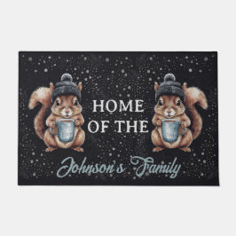 Eichhörnchen mit Tasse und Schnee „Stay Warm“  ドアマット