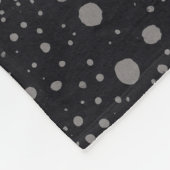 Eichhörnchen mit Tasse und Schnee „Stay Warm“ フリースブランケット (角)