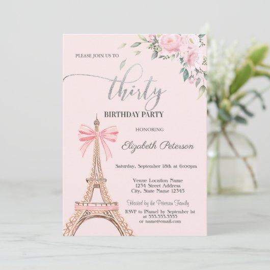 Eiffel Tower Pink Bow Flowers 30th Birthday 招待状 (スタンド正面)