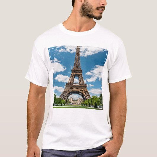 Eiffel Tower View from Champ de Mars Public Park Tシャツ (正面)